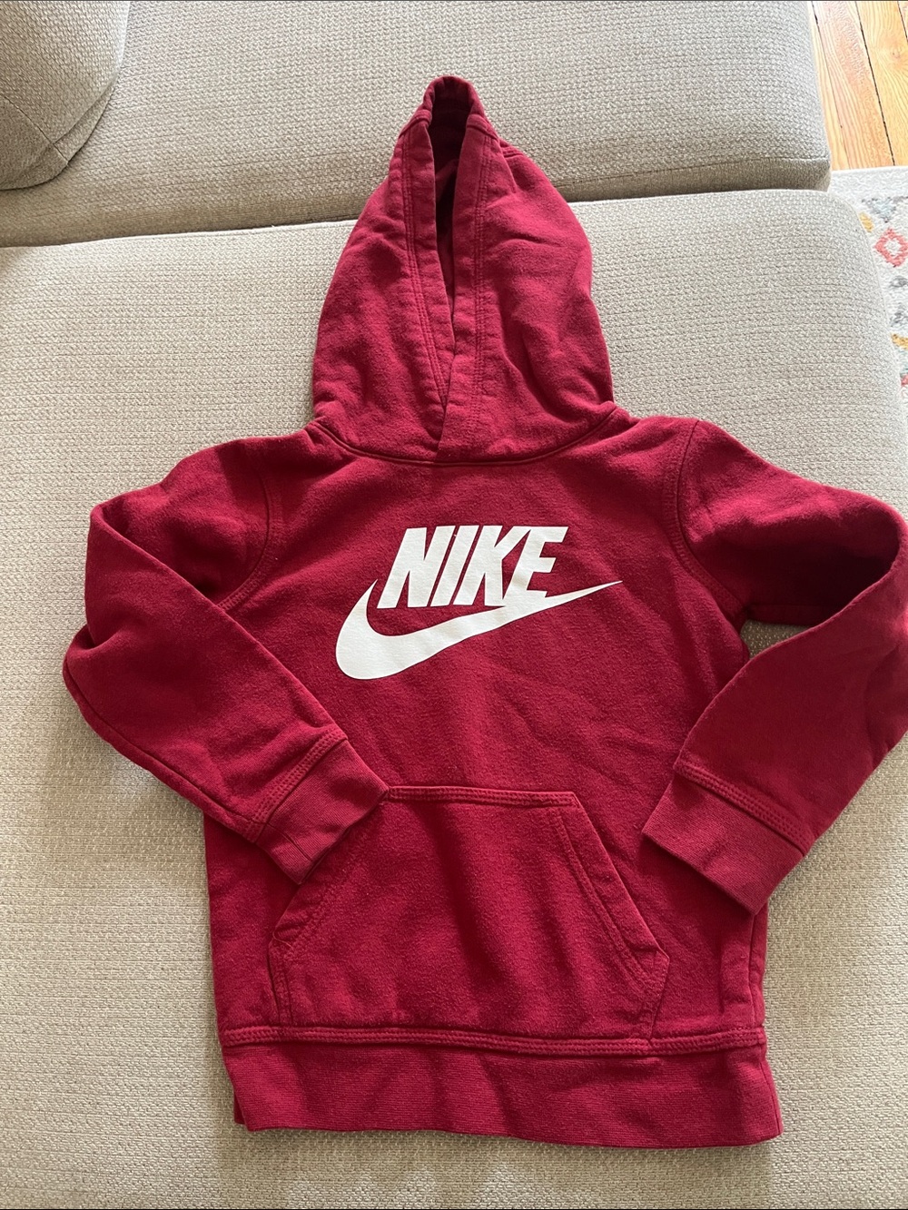๐5 for $10๐ Nike Kids Maroon Hooded Sweatshirt with White Swoosh XS 4